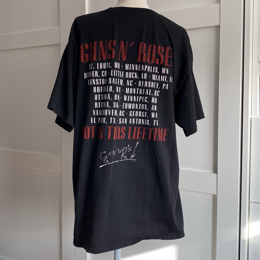 Guns n' Roses - Authentic Concert Tee, circa 2017 - Picture 3 of 9
